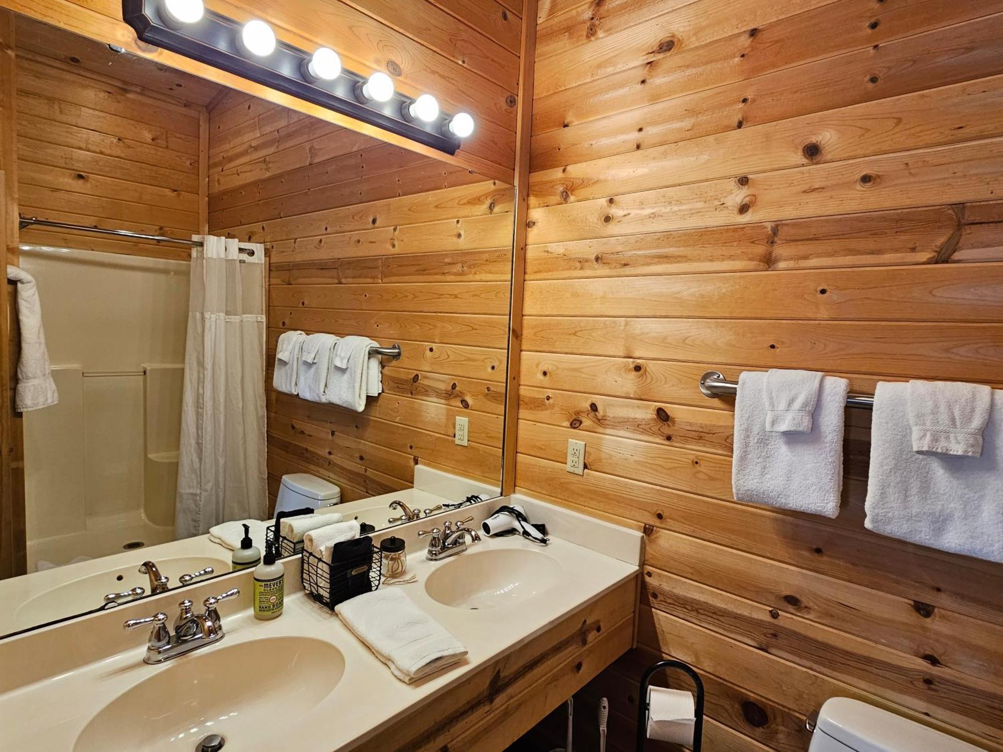 5 Min To Beaver Lake-King Bed-Fire Pit-Jetted Tub #3 Eureka Springs Dış mekan fotoğraf