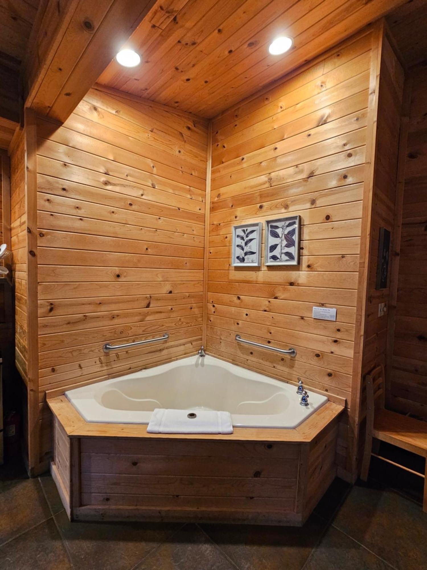 5 Min To Beaver Lake-King Bed-Fire Pit-Jetted Tub #3 Eureka Springs Dış mekan fotoğraf