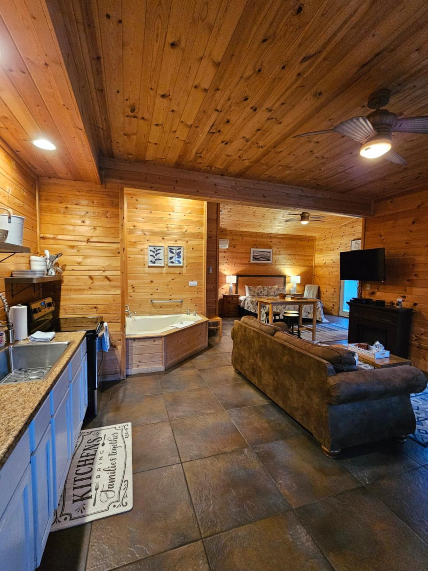 5 Min To Beaver Lake-King Bed-Fire Pit-Jetted Tub #3 Eureka Springs Dış mekan fotoğraf